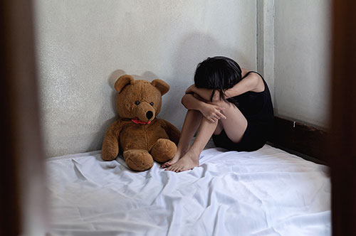 児童（未成年）にわいせつな自撮り画像を要求すると逮捕される？