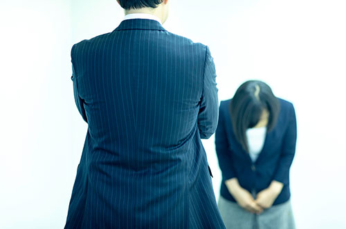 会社から『明日から来なくていい』と言われたら｜給与や解雇の法...