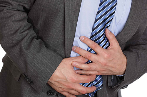 飲食店での食事が原因で食中毒に！ 治療費や慰謝料は請求できるのか？