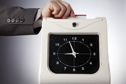 タイムカードを改ざんした従業員に対する法的対応と注意点