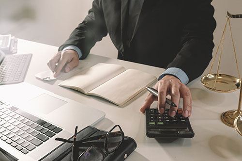 フリーランスは労働基準法が適用されない？ 注意すべき点や適用される法律