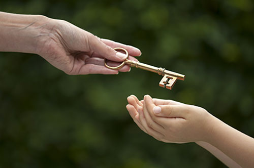 死因贈与とは？ 遺贈との違いやメリット・デメリットについて解説