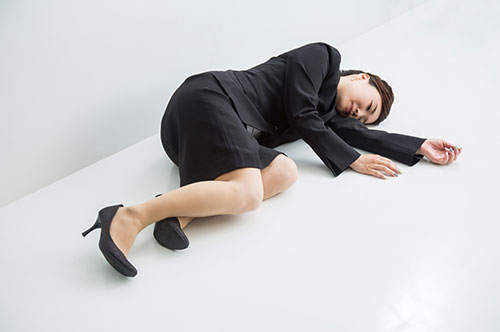 体当たり（ぶつかり男）をしたら逮捕？ 刑罰・前科の可能性はあるか