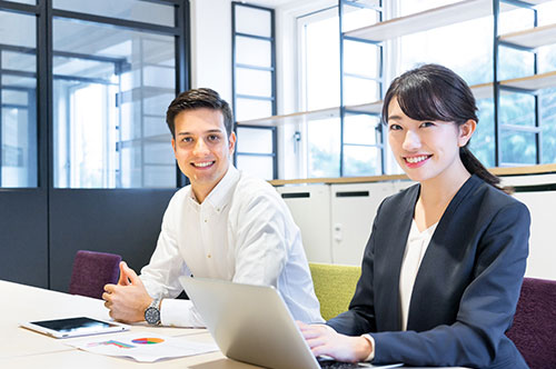 外国人の従業員を採用するとき、雇用保険の届出書の提出期限は？