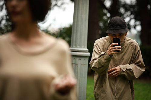 「のぞき」は犯罪！ 適用される罪名や逮捕の可能性を弁護士が解説