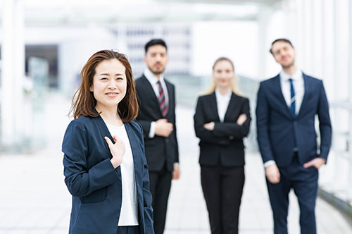 外国人雇用状況の届け出とは？ 雇用保険との関係・雇用時の注意点など