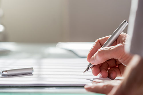 認知症でも遺言能力は認められる？ 遺言能力をめぐるトラブルの対処法