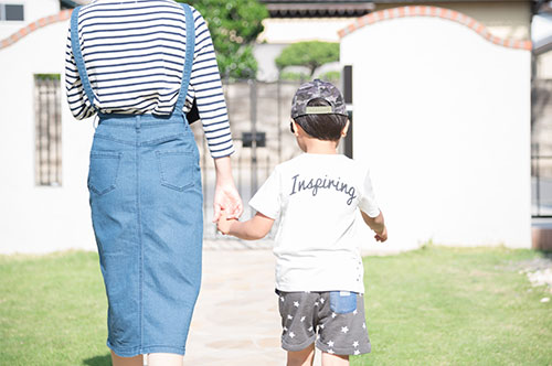 養育費を再婚後にもらい続けることができる？ 停止・減額の可能性は？