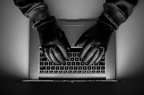 不正アクセス禁止法違反にあたる行為とは？ 罰則や実際の事例、...