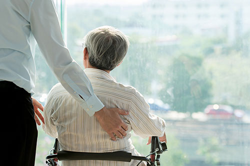 会社に制度がなければ介護休暇・介護休業を取ることはできない？