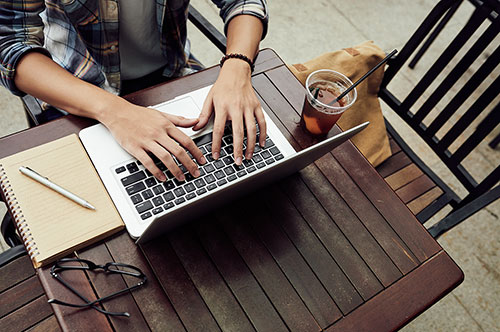 フリーランスは労働基準法が適用されない？ 知っておくべき法律とは