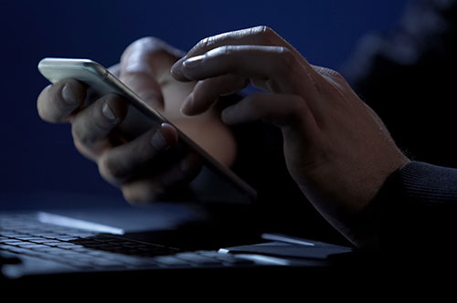 かけ子は捕まらないって本当？ 逮捕される可能性と逮捕後の流れ