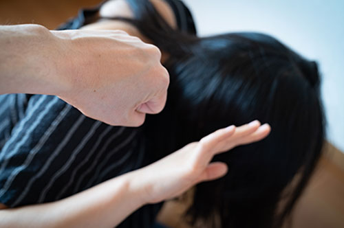 札幌で夫（妻）からのDVにお悩みの方へ、DVの相談先と弁護士がお手伝いできることを解説