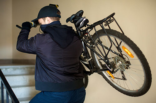 窃盗（万引きや自転車泥棒等）後に、盗んだ物を返したらどうなる？