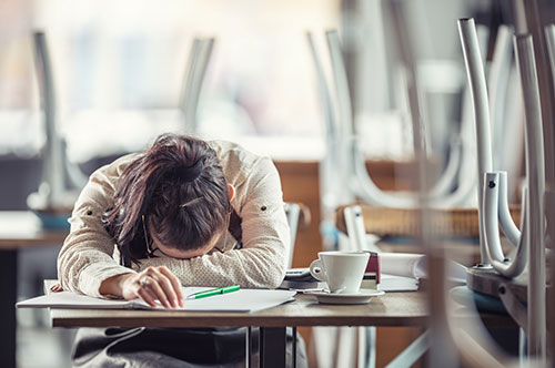 飲食店の廃業をする際に行う手続きの流れや必要な書類を弁護士が解説