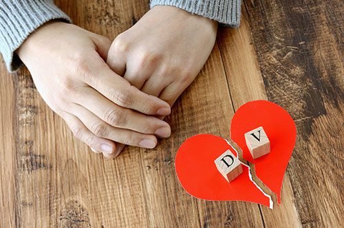 DVは離婚原因として認められる？ 離婚調停で注意すべきポイントとは