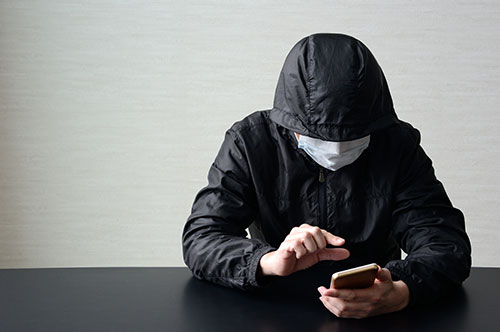 「かけ子」で逮捕されたらどのような罪に問われる？