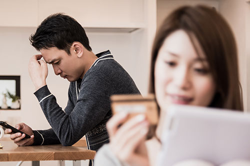 妻の使い込みで離婚！ 財産分与や慰謝料など注意するべきポイント