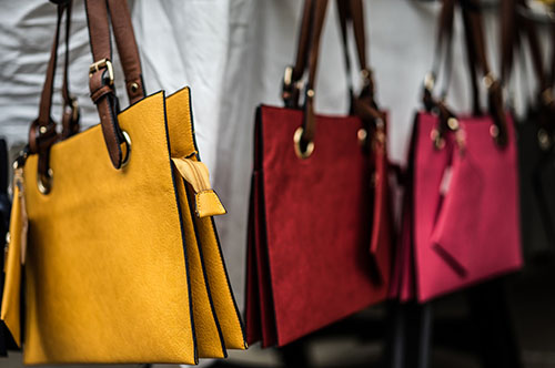 偽ブランド品を販売して商標法違反で逮捕！ 罪や量刑を弁護士が解説