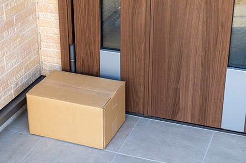 置き配指定した荷物が盗難されたら、どこに補償を請求すればいい？