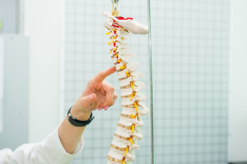 交通事故で脊髄損傷に！ 適切な後遺障害等級と賠償金を獲得するためには？