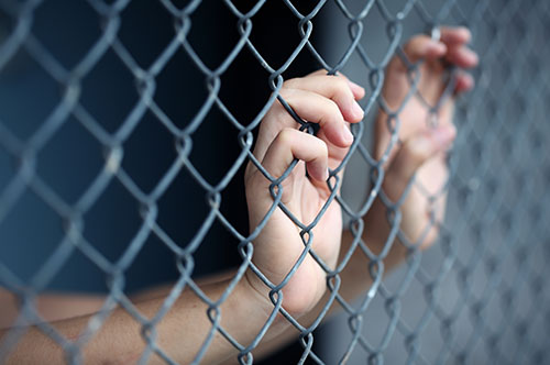 保釈とは？ 身柄解放の要件や釈放との違いを弁護士が解説