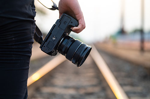 「撮り鉄」の迷惑行為で問われる罪とは？ 実例を交えながら解説