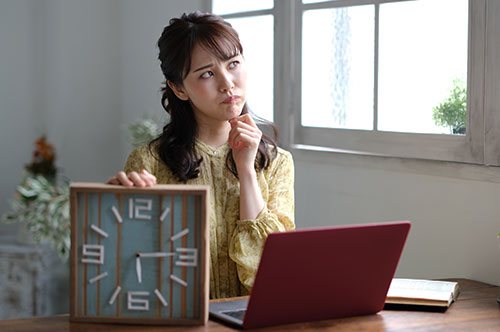 テレワークでの残業時間に規定はある？ 残業代が出ない場合の対策は？