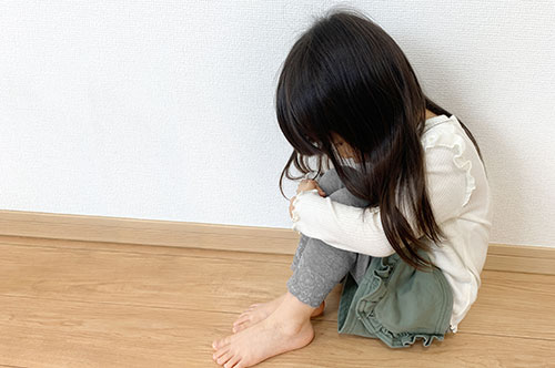 親権停止とは？ 虐待から子どもを守るための方法を詳しく解説
