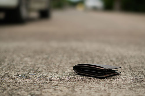 拾得物の所有権はいつから自分のものになる？ 落とし物のルールと手続き