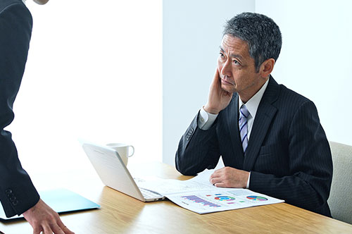 売り上げ減で契約社員の契約を更新できない！ 雇止めの注意点を解説