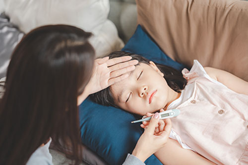 看護休暇は無給って本当？ 看護休暇のよくある疑問を弁護士が解説