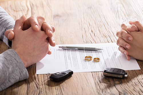 離婚時の財産分与に車は含まれるのか｜財産分与の対象になる基準とは