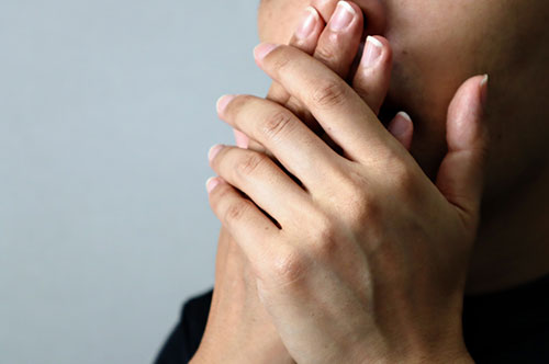 威力業務妨害罪の構成要件は？ 罰則、類似する罪との違いを弁護士が解説