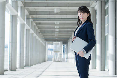 女性活躍推進法と女性の役員や管理職の比率を上げるべき理由とは