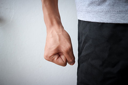 正当防衛と過剰防衛の違いとは？ 正当防衛が認められない場合の対応