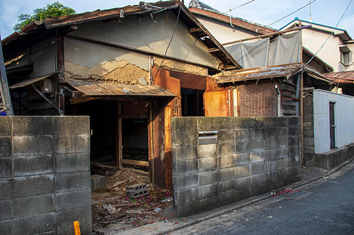 滅失登記とは？ 相続した家屋の解体を検討する際の注意点