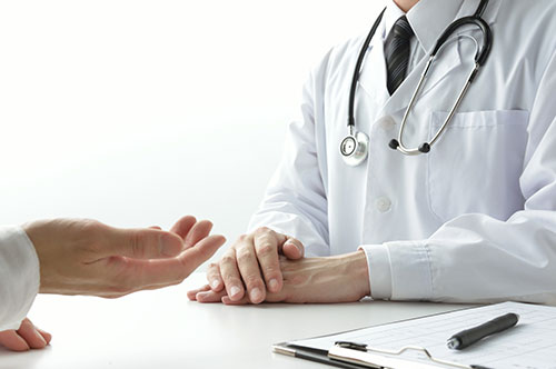 交通事故に遭ったら診断書は必須！ 全治日数の意味や診断書を入...