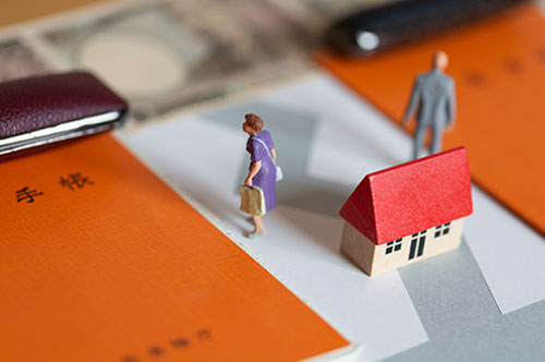 離婚時の年金分割に必要な書類とは？ 手続きの流れとともに解説