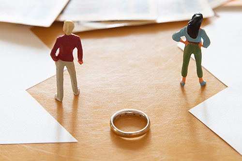 離婚における解決金とは？ 慰謝料との違いや注意するべき点