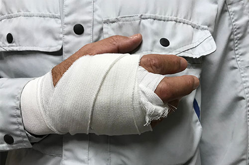 労災を使うとボーナスが減る？ 欠勤・休業の扱いと労災保険