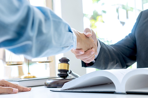 刑事事件の弁護士の選び方は？ 費用・実績・信頼性の見極め方法