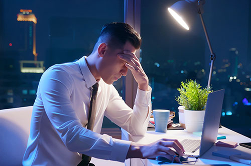 残業45時間以上は年6回まで！ 例外ケースや違法になるパター...