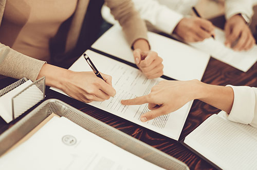 離婚慰謝料と不貞慰謝料の違いとは？ 両方請求できる？