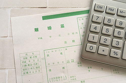 離婚慰謝料は年収によって変わる？ 離婚慰謝料の相場と請求方法