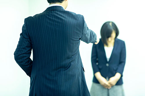 パワハラの被害にあったら？ 訴え方の基礎知識を解説