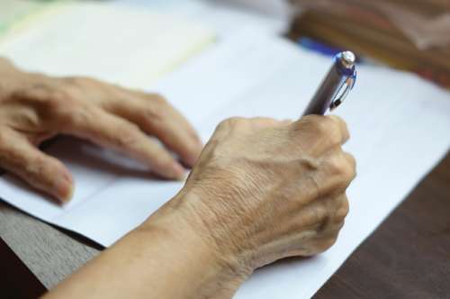 借金を残して死んだらどうなる？ 生前に行っておくべき対処