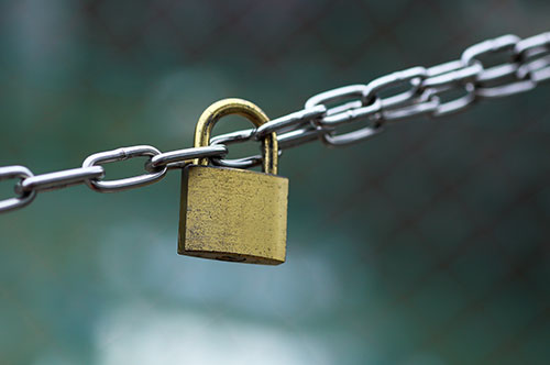 留置場（りゅうちじょう）とは│拘置所・保護室・刑務所との違い