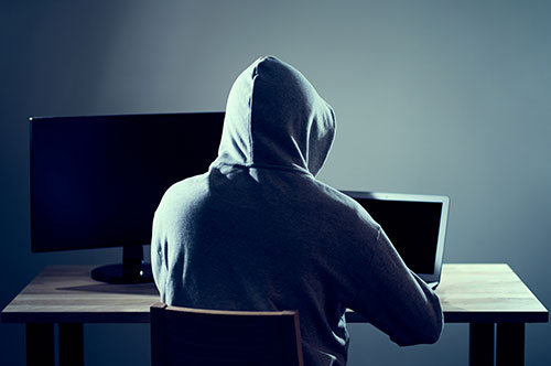 ハッキングの違法性と罰則、逮捕後の対応策：家族が知るべきポイント