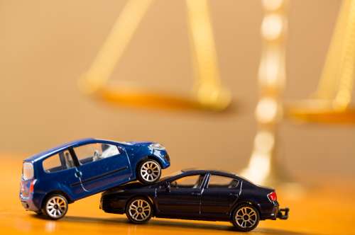 交通事故の過失割合の決め方とは？ 納得いかないときの対処法も...